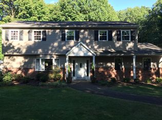 70 Manor Rd, Huntington, NY 11743