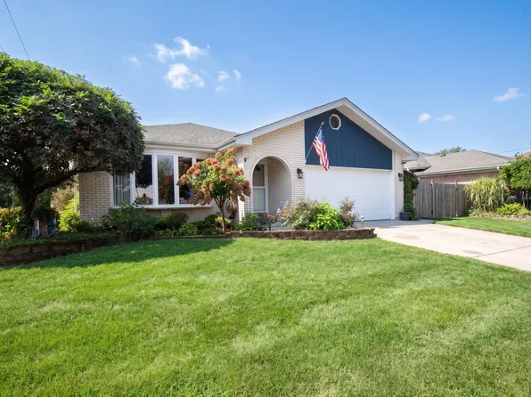 9430 S 69th Ave, Oak Lawn, IL 60453