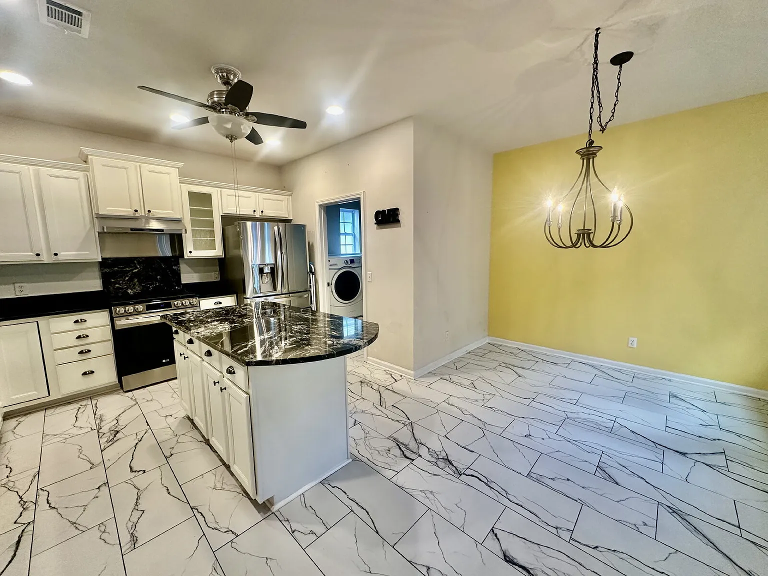 2 bed, 2.5 bath, 2493 sqft, $2,995 — Photo 3