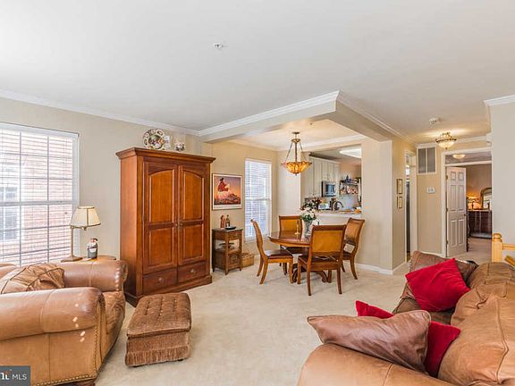 3rd image of 723 Massey Ln