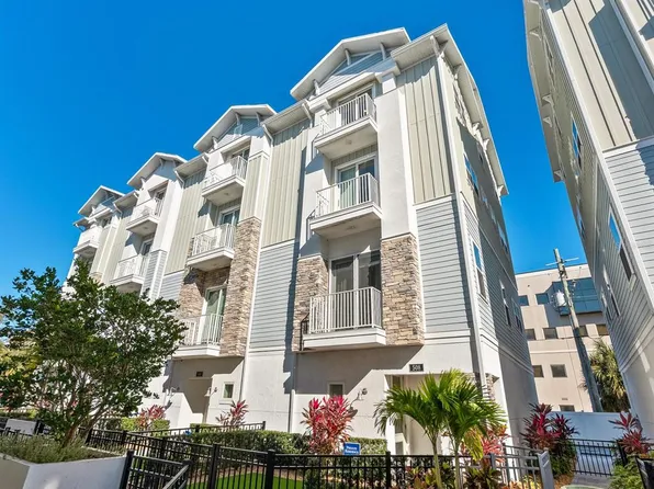 508 Laurel Park Dr, Sarasota, FL 34236