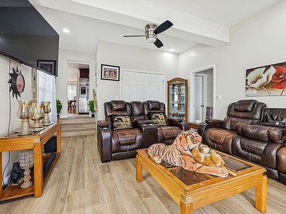 5th image of 1410 Bain Dr