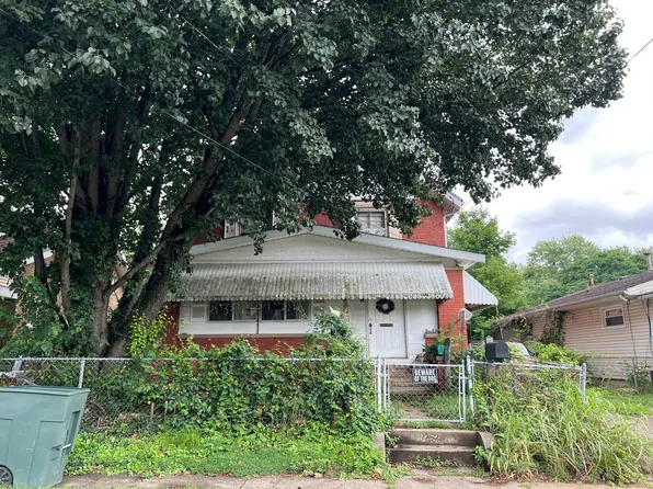 1352 Hall St, Huntington, WV 25705