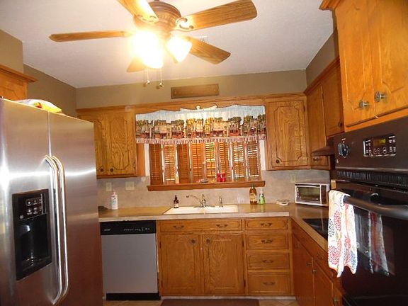 2nd image of 707 S Moody Dr