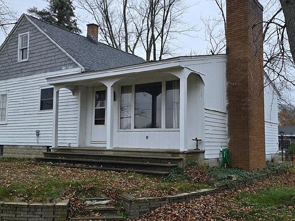 2nd image of 995 Lincoln Ave #2