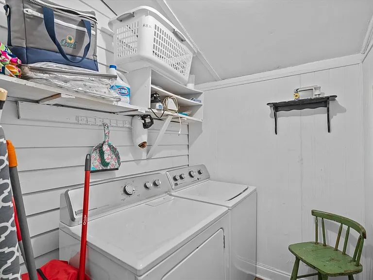 158 Hill St — Photo 13