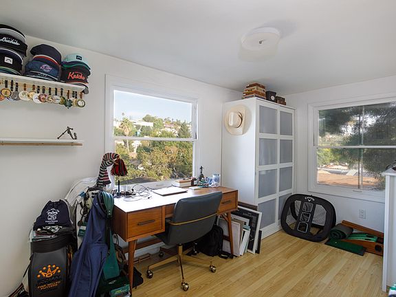 2nd image of 1304 1/4 N Occidental Blvd