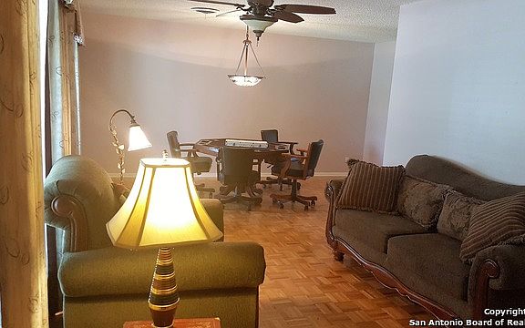 3rd image of 907 Grey Oak Dr