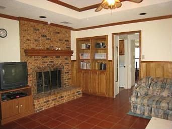 4th image of 2204 Morning Glory Dr