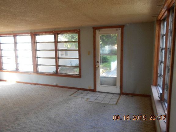 5th image of 9820 S Normandy Ave