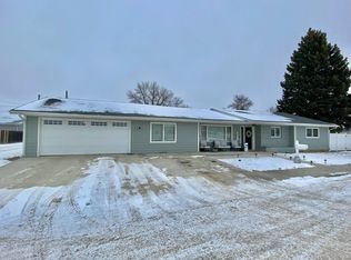 718 10th St SE, Sidney, MT 59270