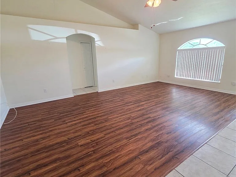 216 Chicago Way NE — Photo 3