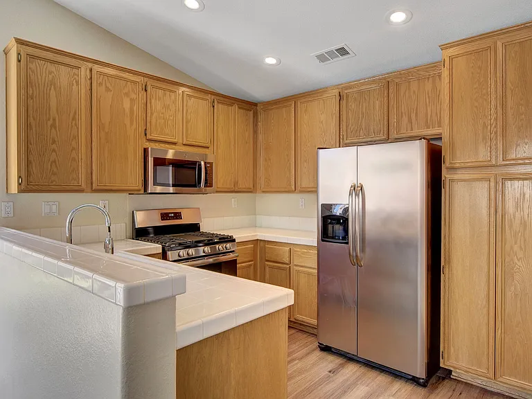7616 Vista Hills Dr — Photo 18