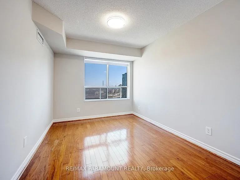 25 Kingsbridge Garden Cir #616 — Photo 35