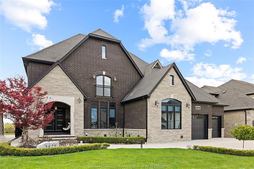 3829 Saint Francis Cres