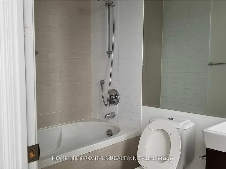 386 Yonge St #3402 — Photo 5