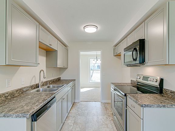 5th image of 409 Manorstone Ln