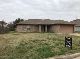 3024 Hillsdale St, Corsicana, TX 75110
