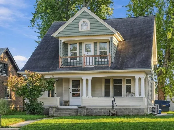 823 Center AVENUE, Oostburg, WI 53070
