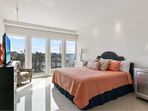 5th image of 6300 Padre Blvd Unit 306
