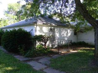 222 Pomeroy St, Clay Center, KS 67432