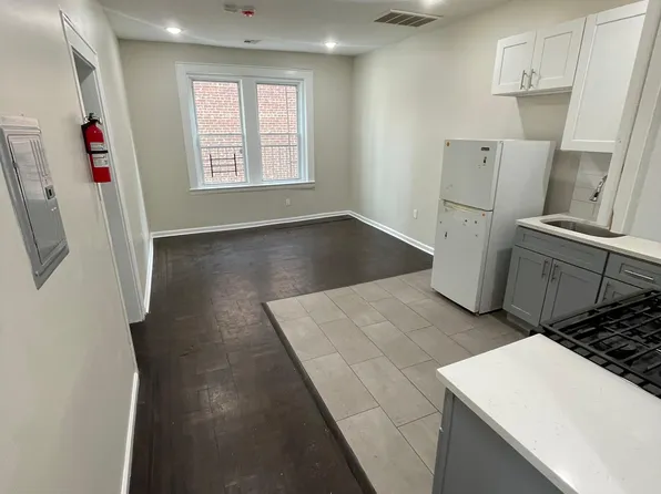 382 Clinton Pl #3, Newark, NJ 07112