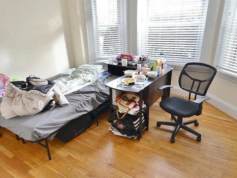 56 Queensberry St #8 — Photo 12