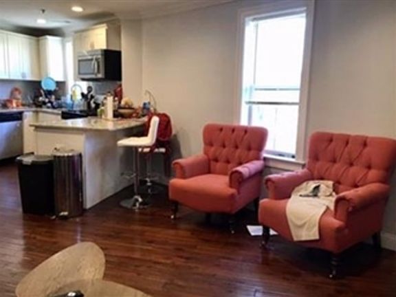 3rd image of 140 Marcella St #2