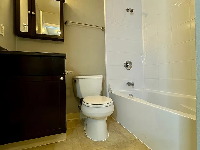 1626-1646 SE Ash St. Portland, OR 97214 — Photo 14