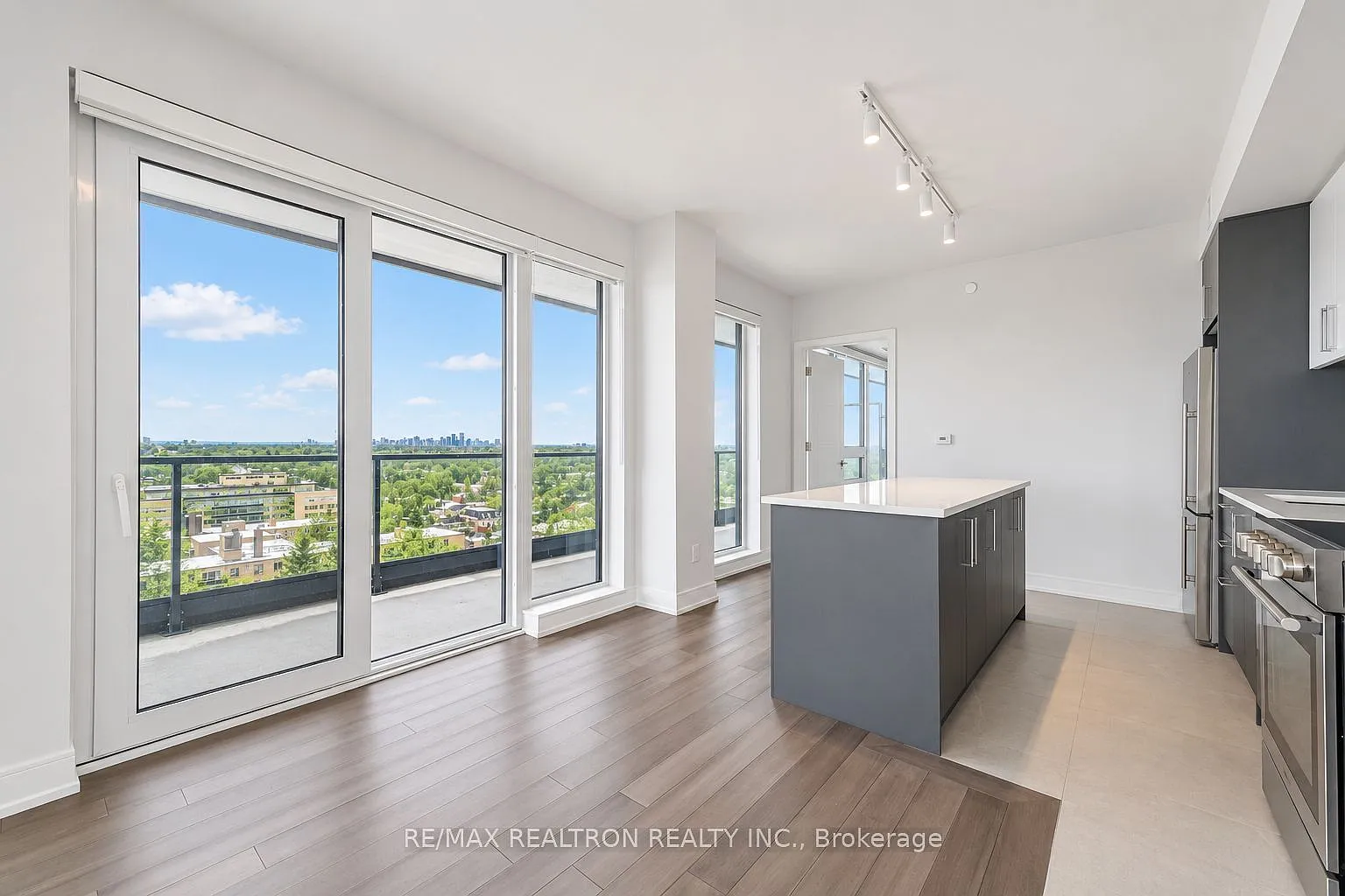 2 bed, $4,595 — Photo 4