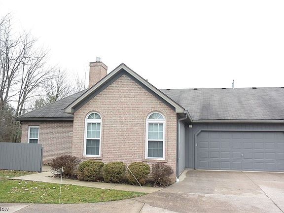 2nd image of 4016 Villas Dr