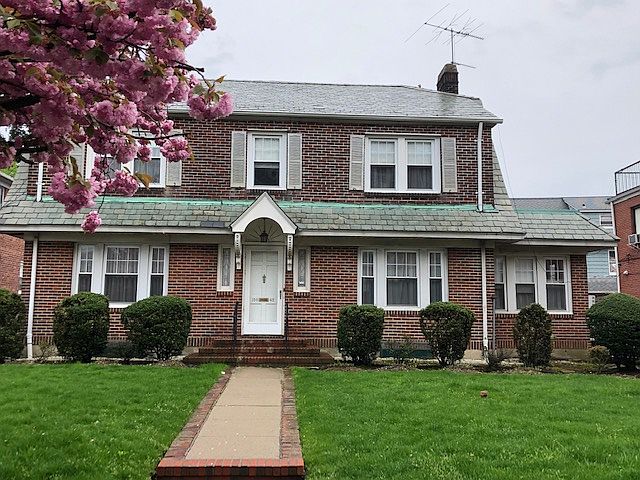 2nd image of 15042 35th Ave