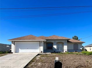 2706 42nd St SW, Lehigh Acres, FL 33976