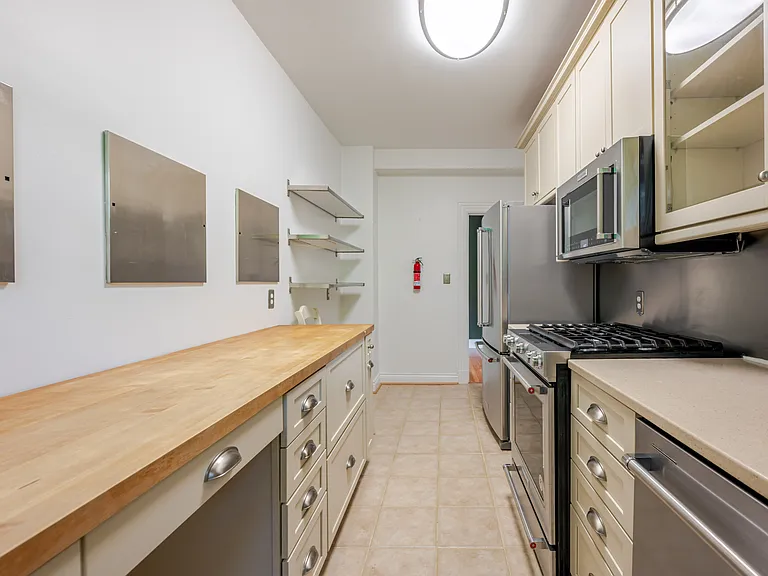 3100 Connecticut Ave NW #202 — Photo 7