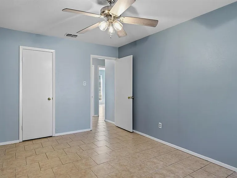 908 W State Highway 243 — Photo 17