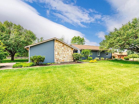 2nd image of 2986 Triplecrown Dr
