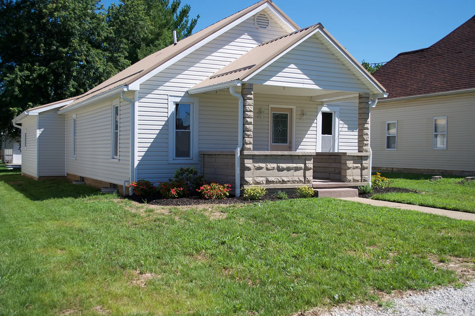 1407 4th St photo 1