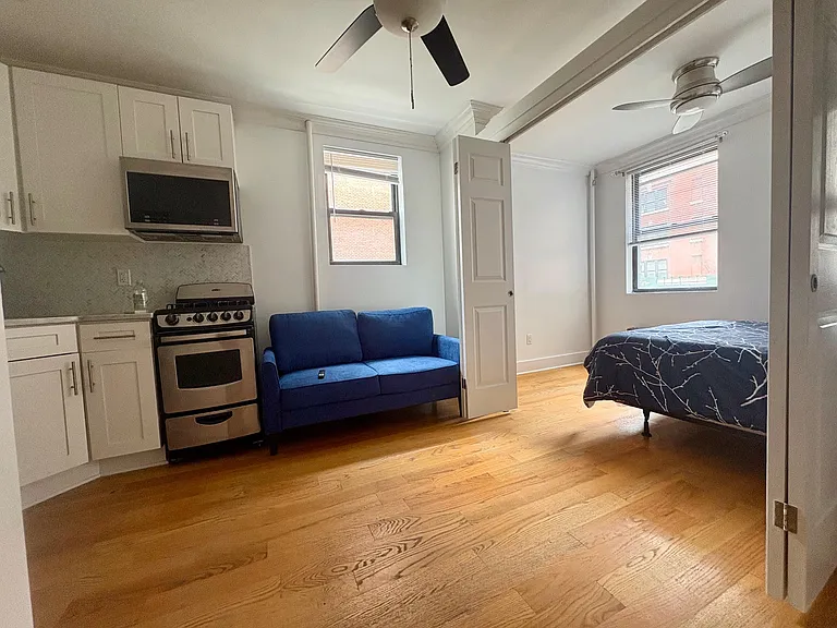 216 E 36th St #6R — Photo 3