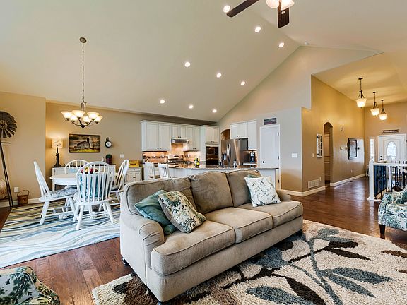 c  Living Room 1 (4).jpg
