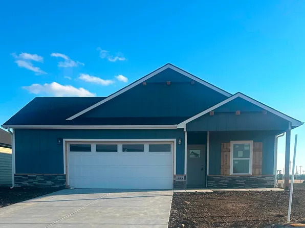 1558 N Emerald Valley Dr, Mulvane, KS 67110