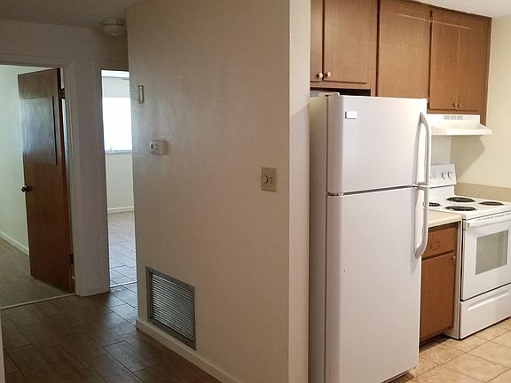4th image of 304 S 11th St