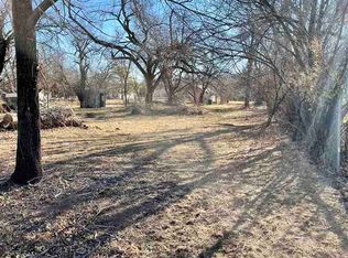 414 Ivanhoe St, Perry, OK 73077