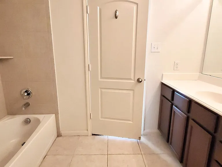 1314 Shumard Dr — Photo 11