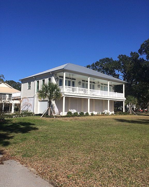 1st image of 102 Vista Dr