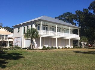 102 Vista Dr, Pass Christian, MS 39571
