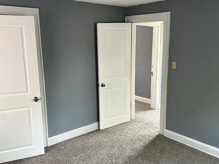 1394 Manchester Ave — Photo 4