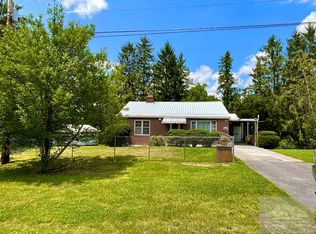 2587 Old Athens Rd, Princeton, WV 24739