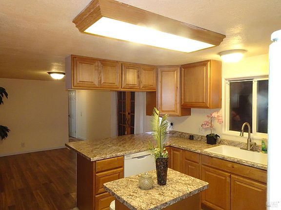 3rd image of 15 Dali Court