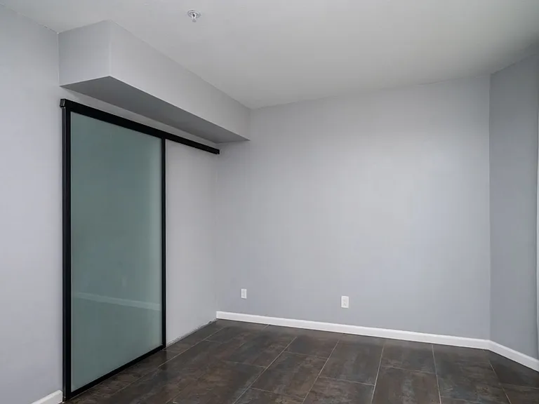 602 W Fir St W #105 — Photo 13