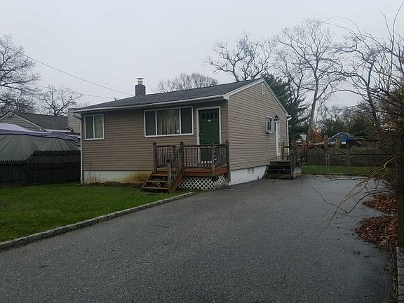 3rd image of 42 Cherry Ave